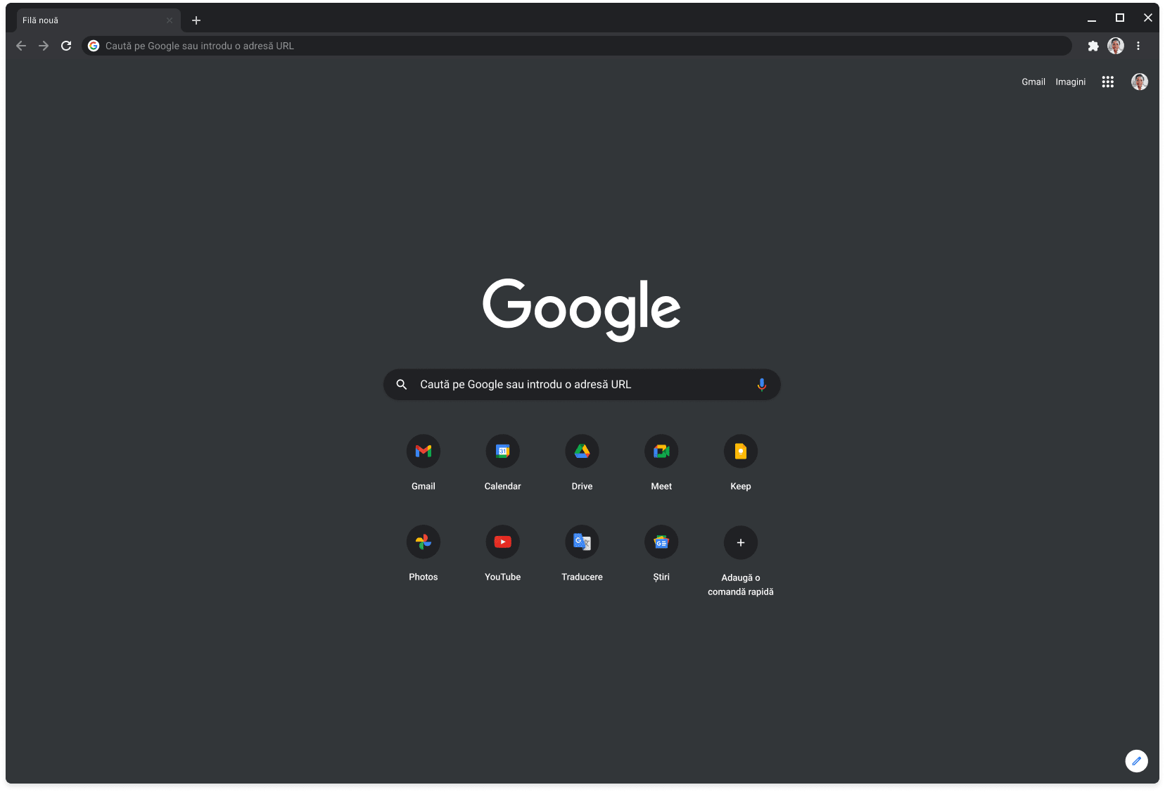 Fereastra browserului Chrome în modul întunecat, afișând Google.com.